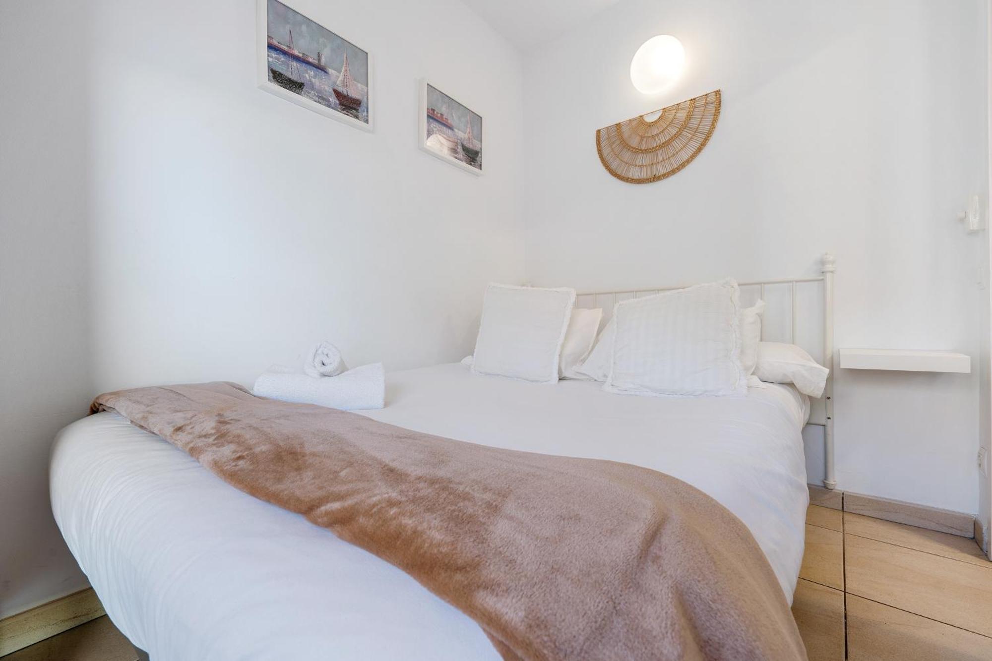 Hauzify I Apartament Llevant Santa Susana Exterior foto